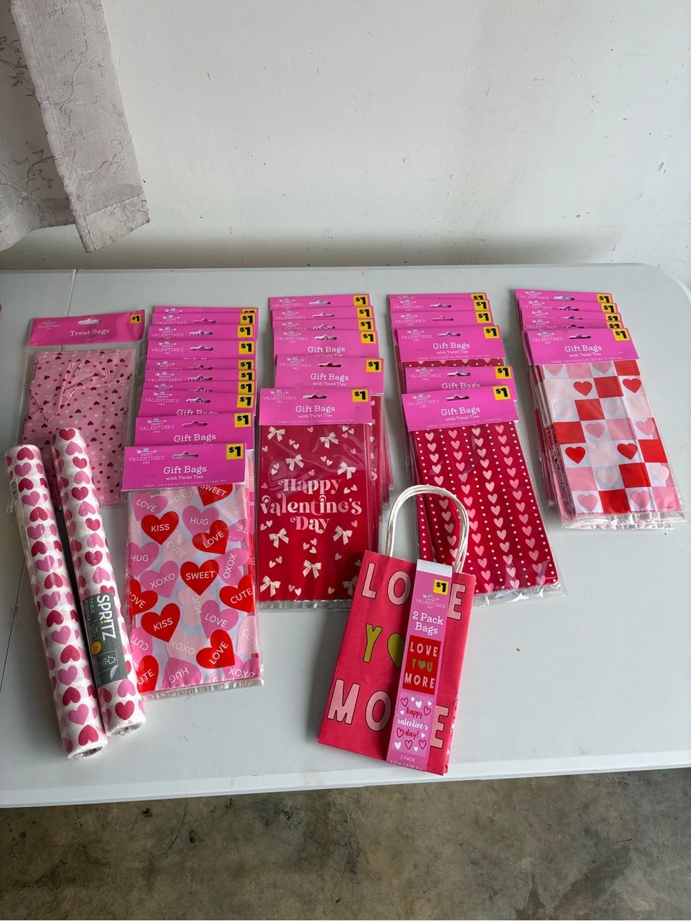Huge Valentine's Gift Bag & Wrapping Lot 48 Pieces Gift Bags Treat Bags Table Ru
